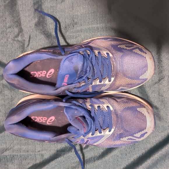 Like new Asics runners - Picture 5 of 5